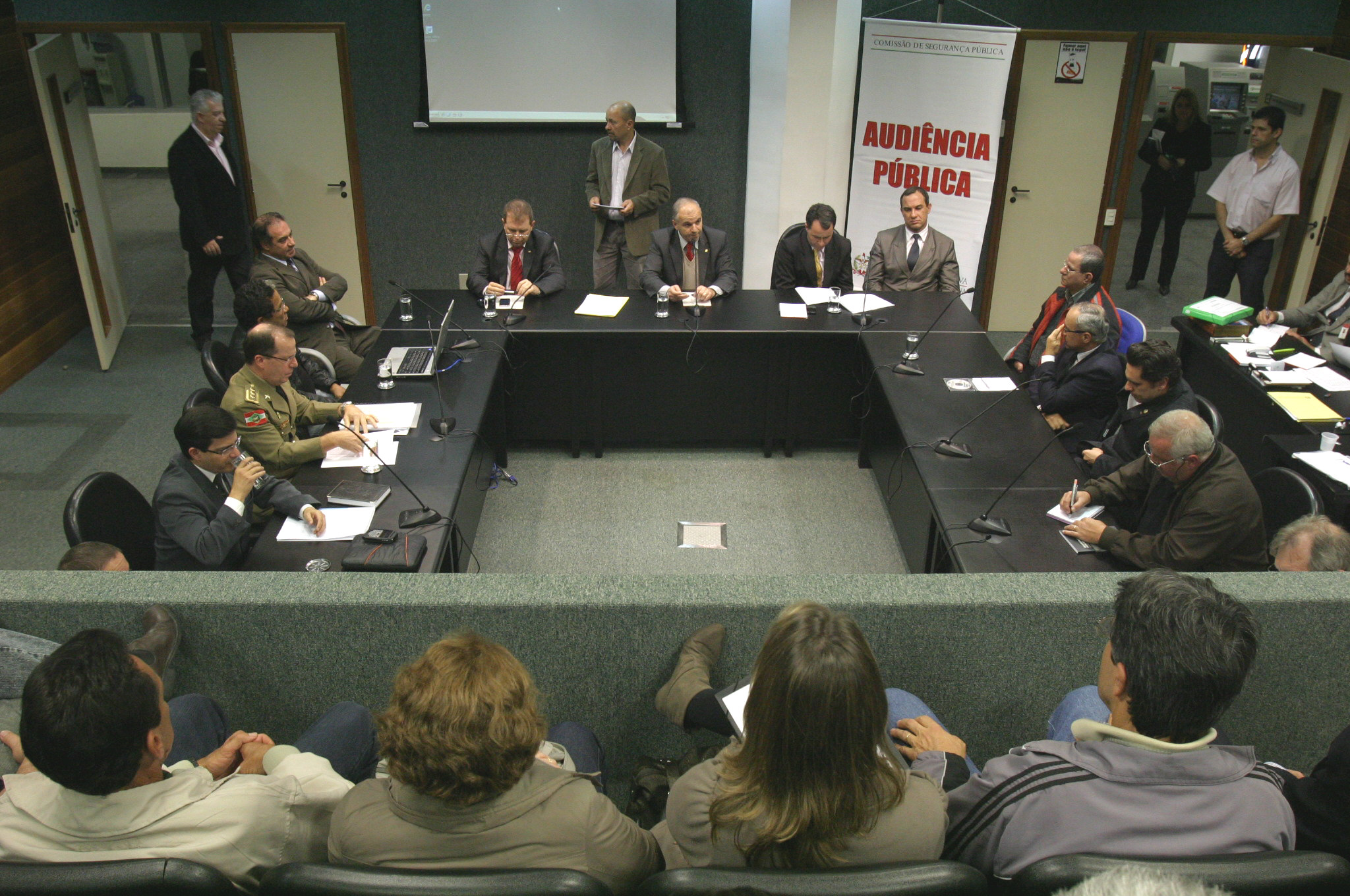 Audiência Pública a fim de discutir sobre - As Reivindicações da Sociedade Civil Organizada para o Sistema de Segurança Pública do Estado de Santa Catarina -