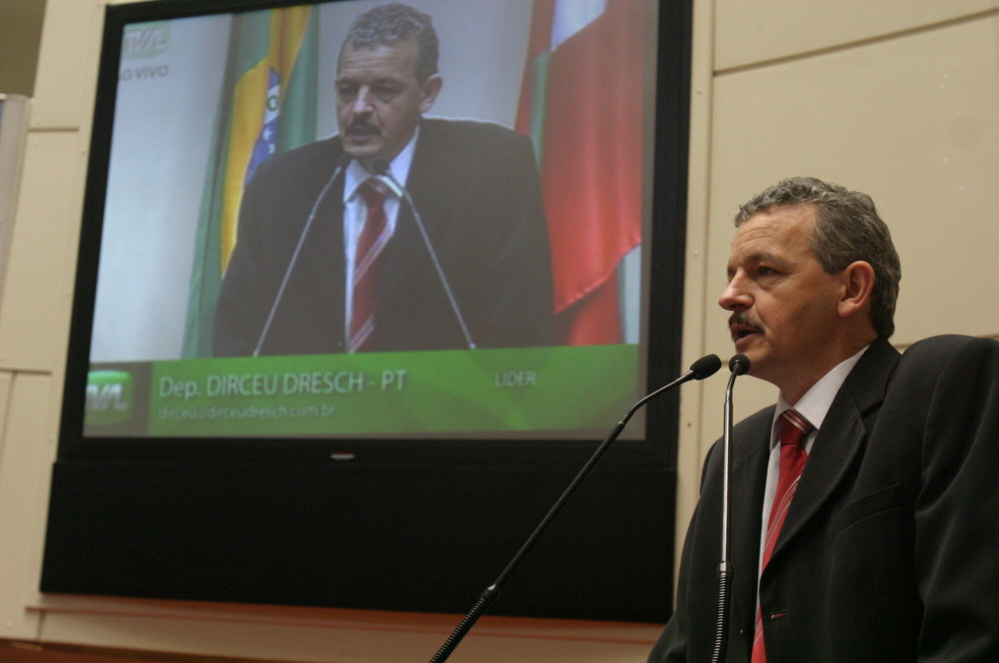 Dos Gabinetes – Justiça nega suspensão do regime de urgência do PL da Casan