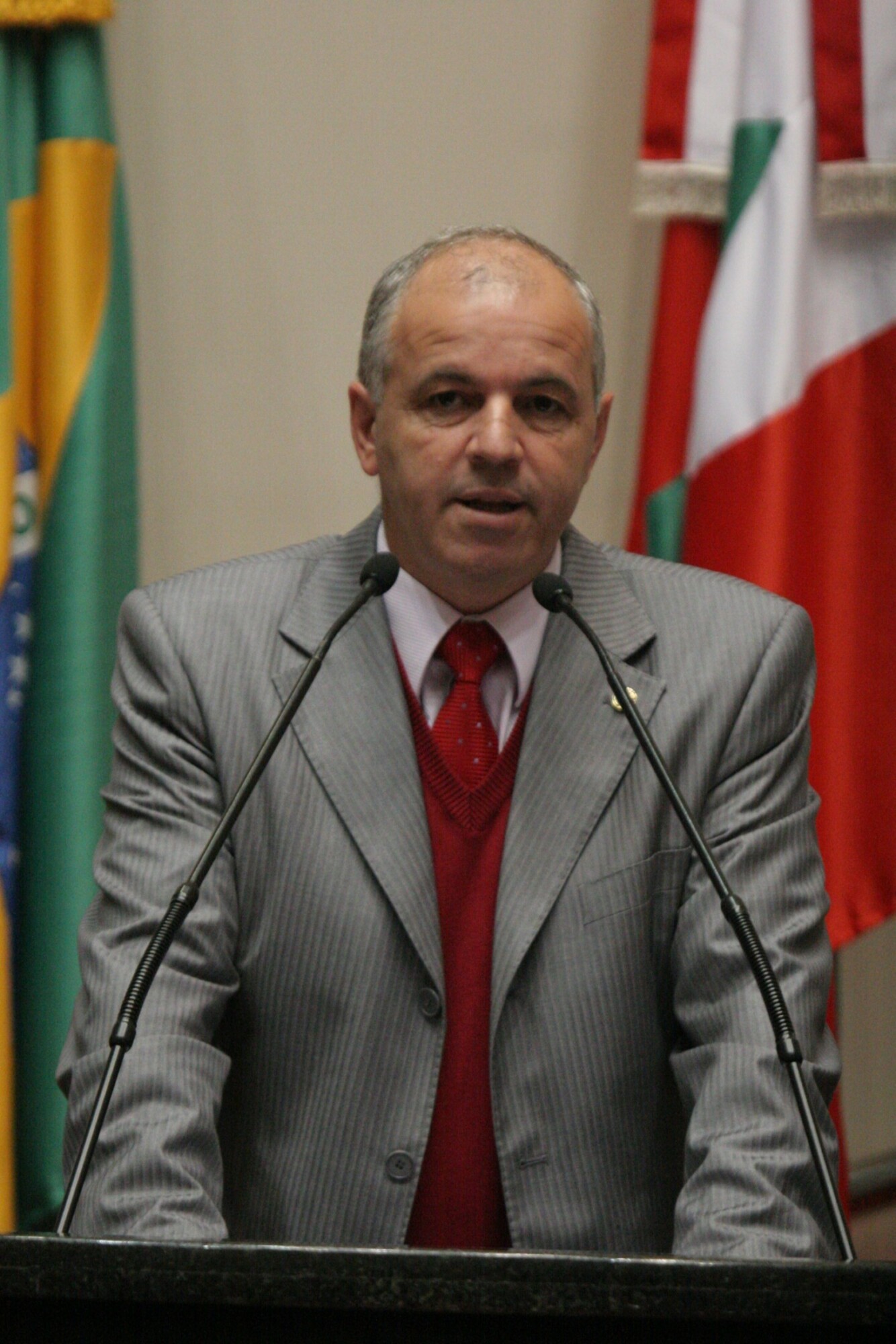 Dos Gabinetes – Sargento Soares parabeniza Imbuia pelo 49º aniversário