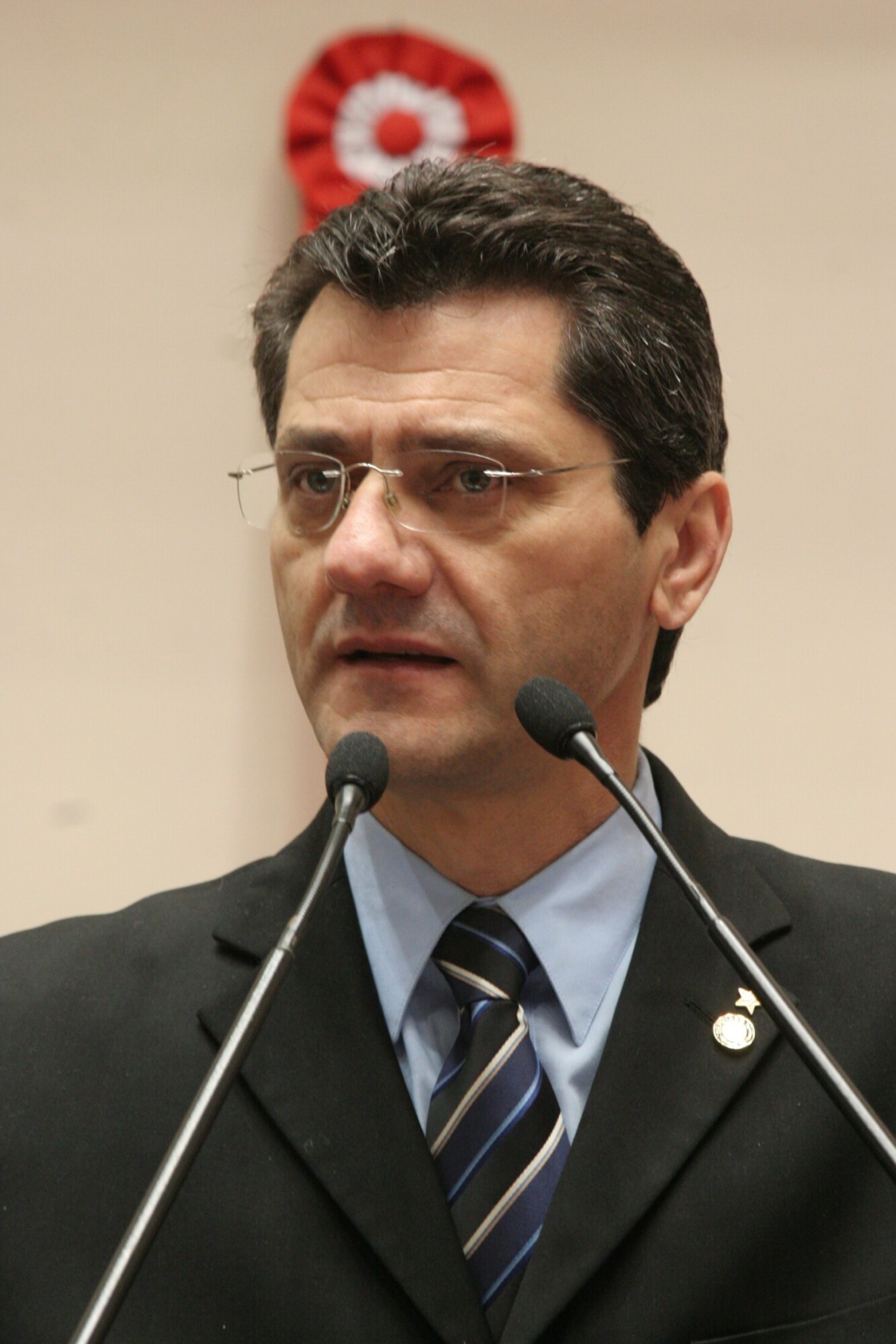 Dos Gabinetes – Deputado Jailson defende fonte específica para financiamento da saúde pública