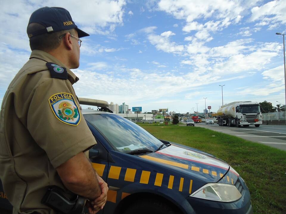 Chuva dificulta trânsito nas rodovias federais