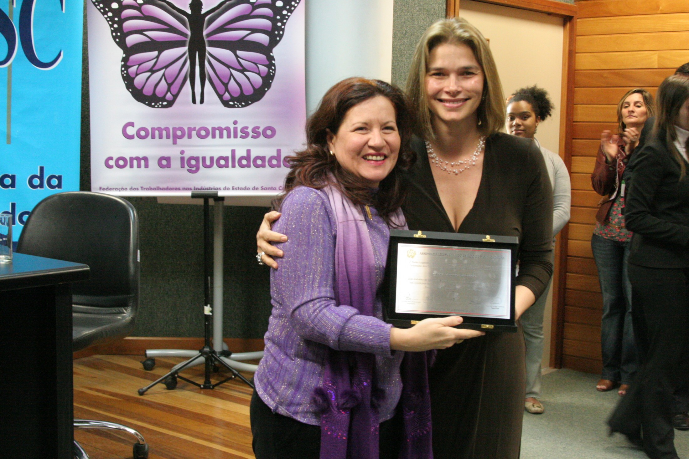 Homenagem aos quinze anos da criação e trabalho da Secretaria de Mulheres da FETIESC e lançamento da revista Desperta Mulher
