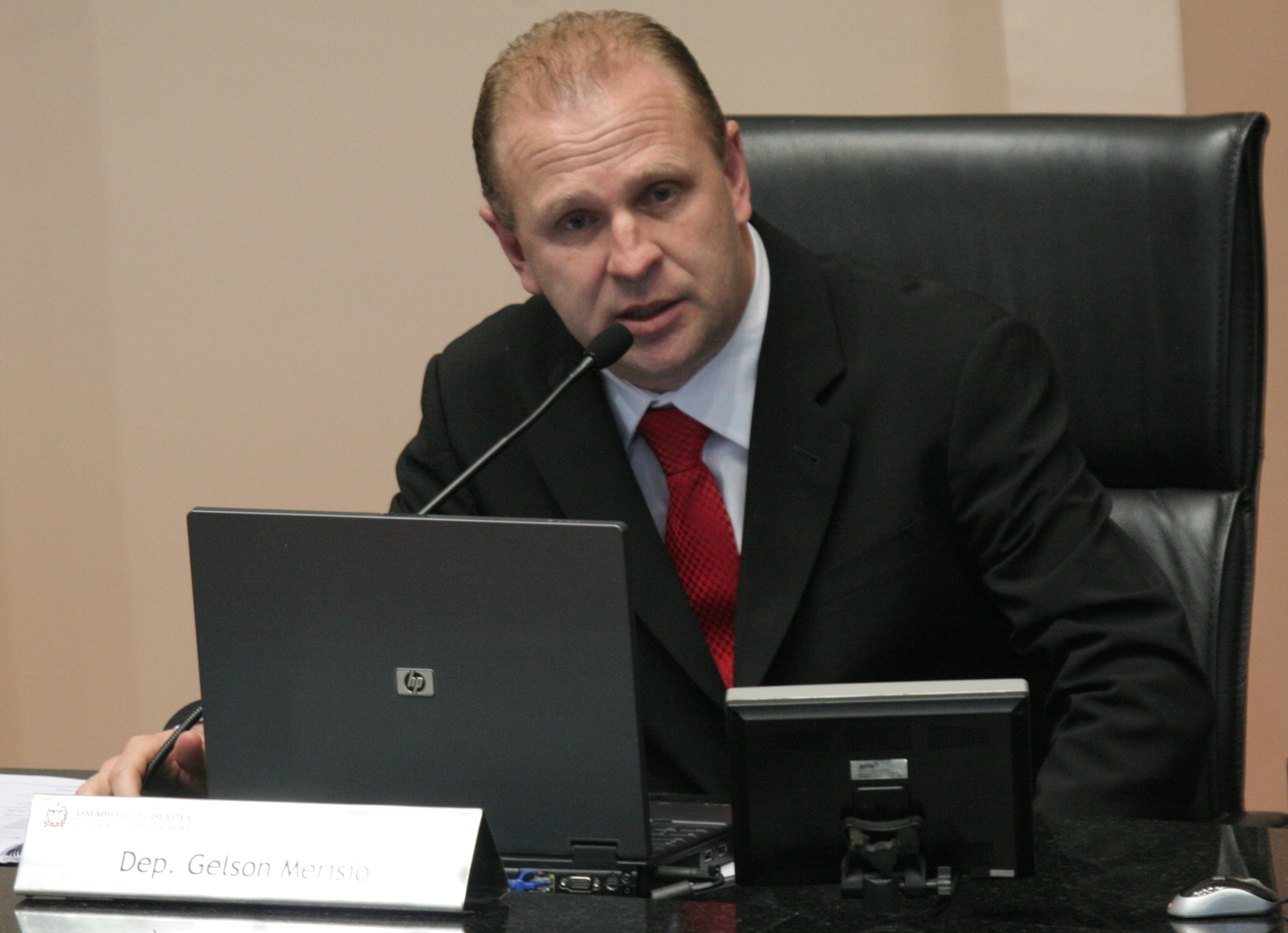 Presidente pode indicar suspensão preventiva de salários nas aposentadorias por invalidez com eviden