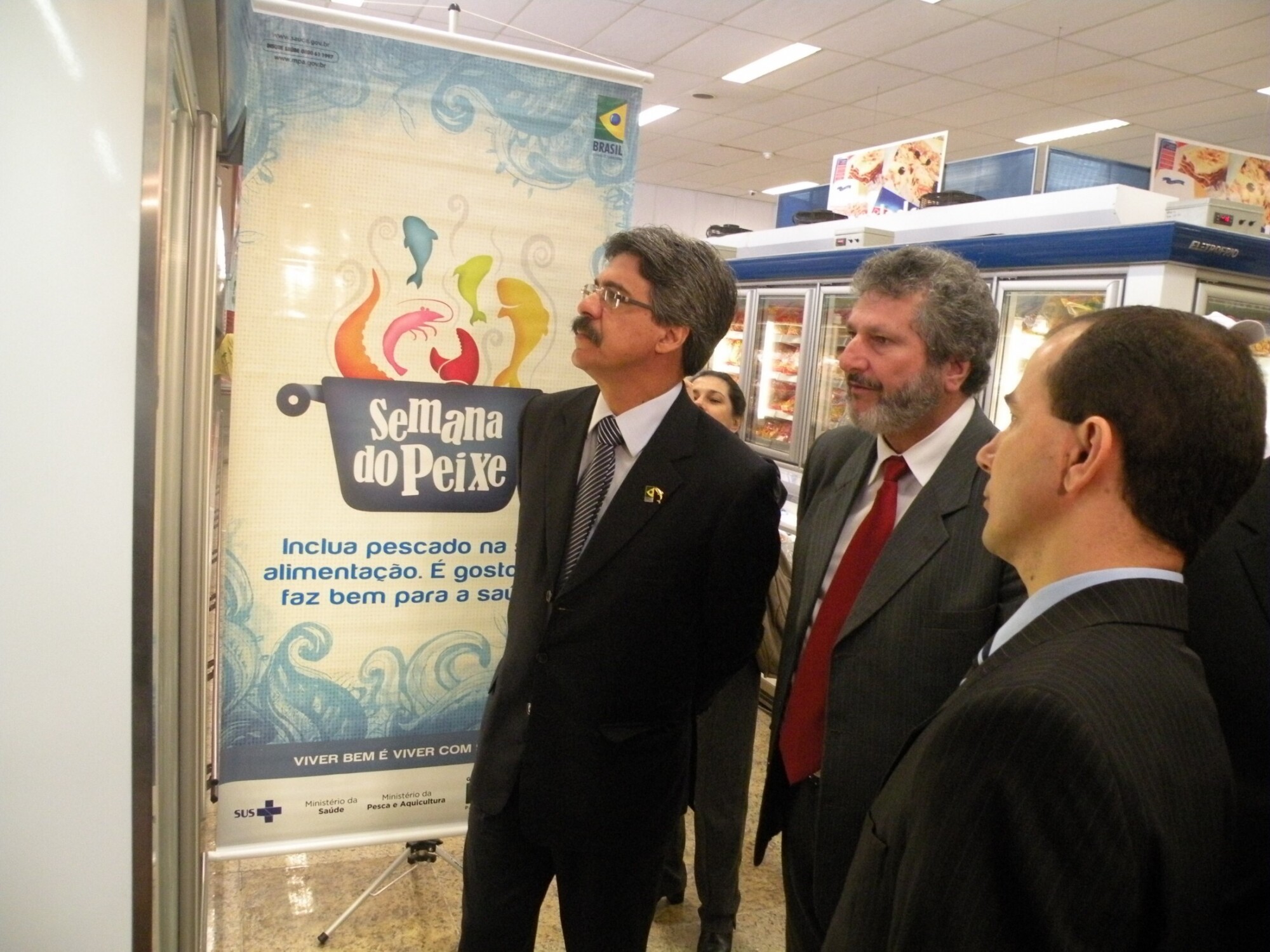 Dos Gabinetes – Padre Pedro e ministro Luiz Sérgio promovem Semana do Peixe