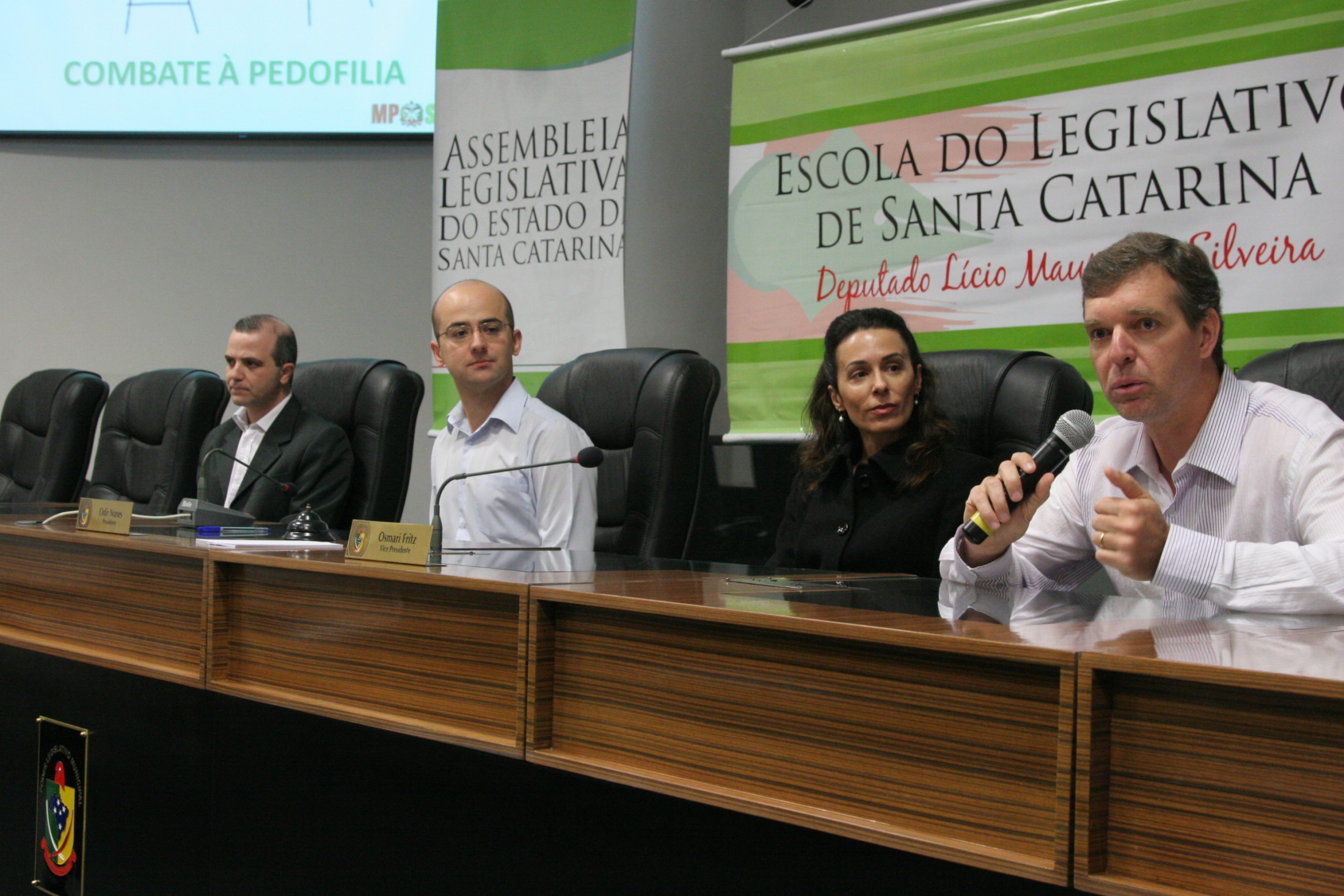 Seminário - Navegação Segura e Combate à Pedofilia na Internet - Joinville SC
