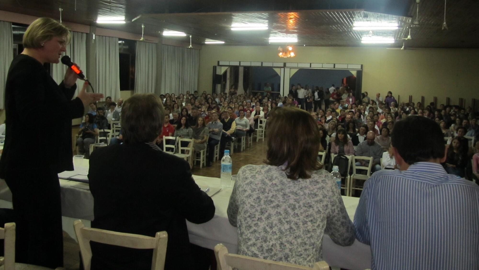 Dos Gabinetes – Comunidade escolar diz não à municipalização do ensino fundamental