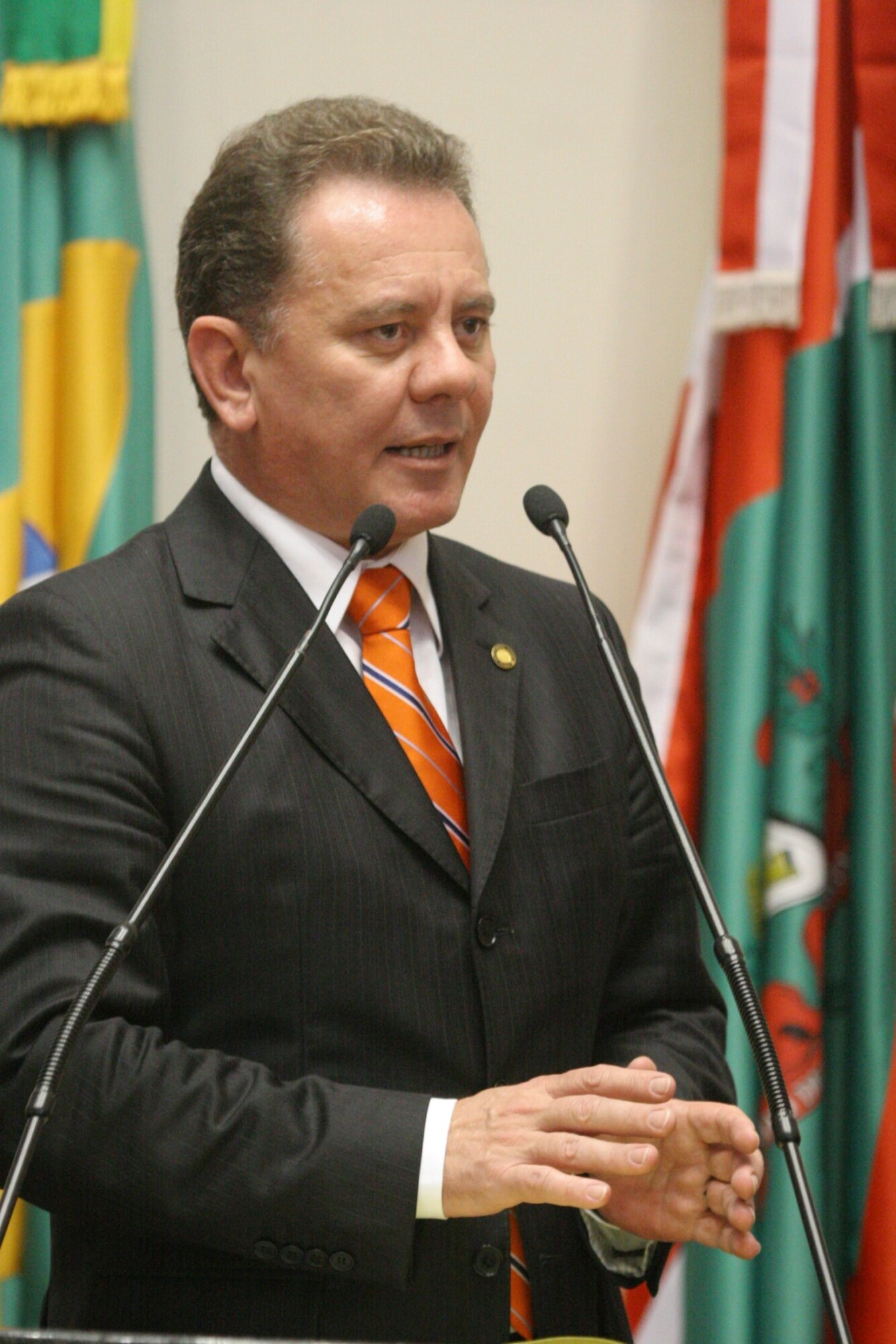 Dos Gabinetes – Ponticelli satisfeito com aprovação do PL da Casan