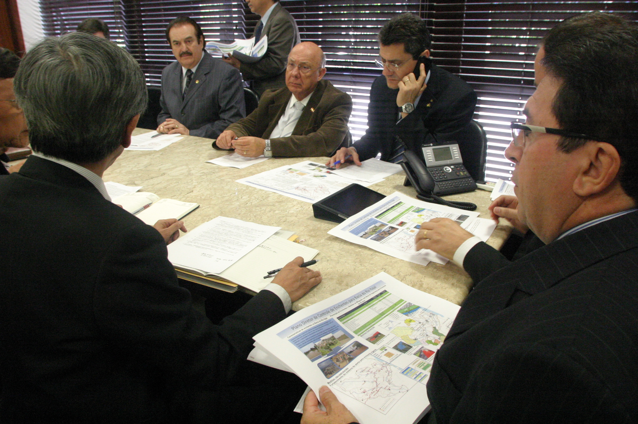 Parlamento aprecia Plano de Controle de Enchentes