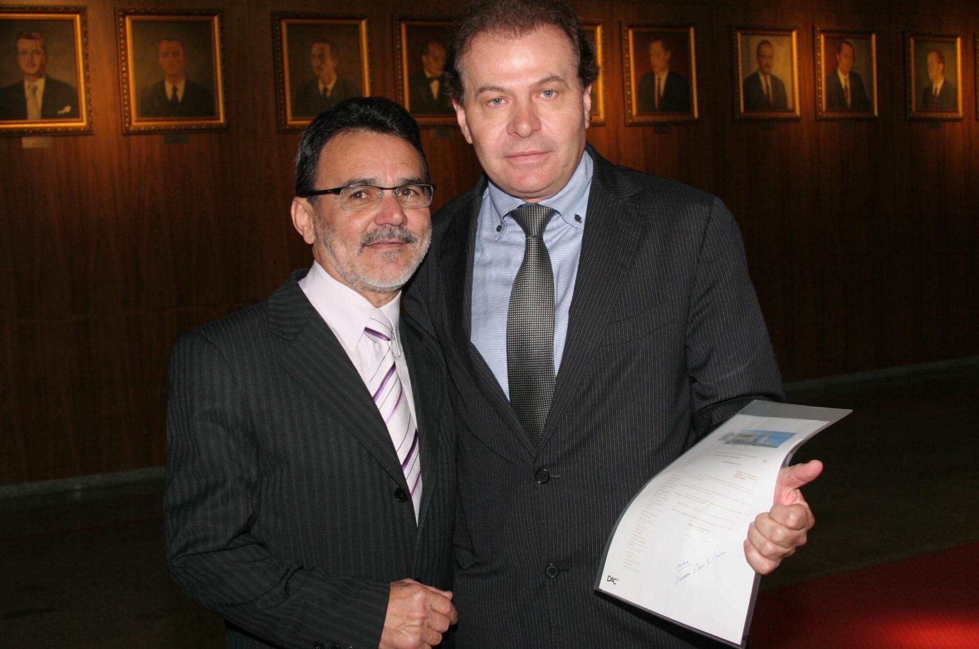 Dos Gabinetes – Gilmar Knaesel recebe título de Cidadão Honorário de Laguna