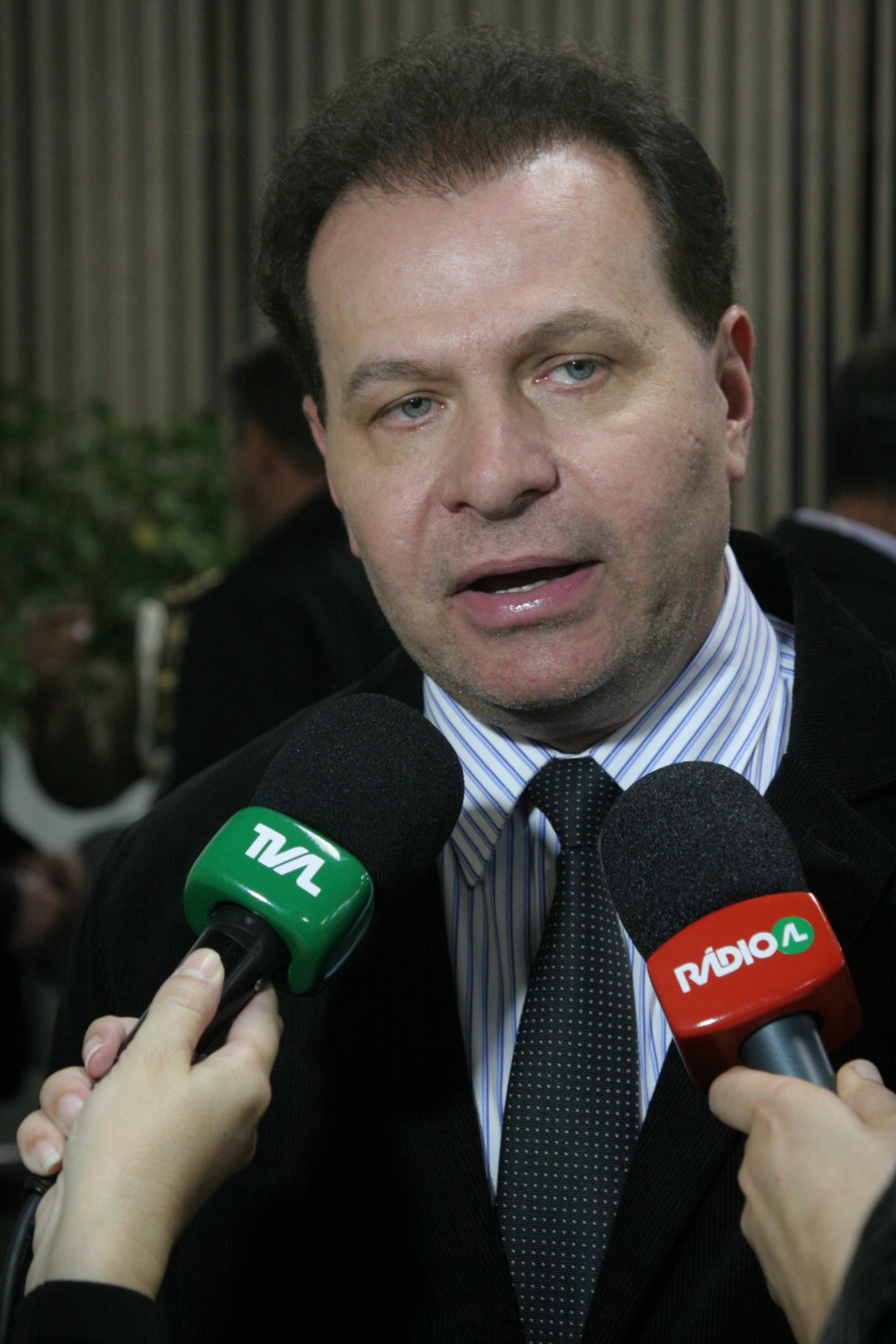 Knaesel conduz a abertura da 1 Audiência Pública do Orçamento Regionalizado
