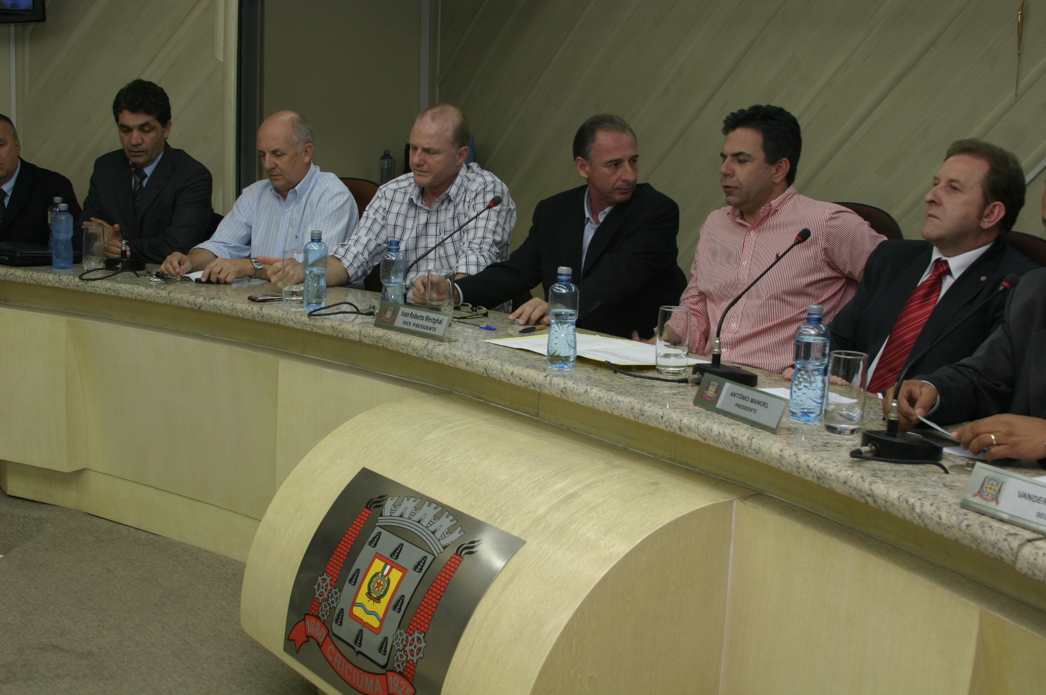 Deputados Valmir Comin (PP) e Dóia Guglielmi (PSDB) promovem audiência pública em Criciúma a fim de discutir a situação da Via Rápida.