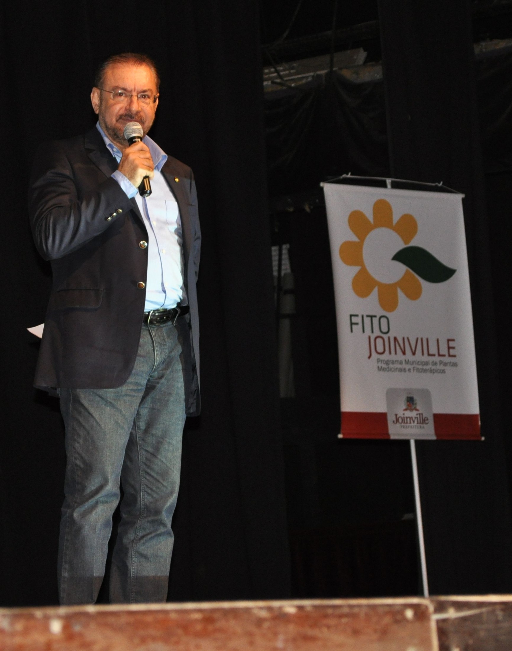Volnei Morastoni representa a Assembléia Legislativa no 1º Encontro Municipal sobre Plantas Medicinais e Fitoterápicos de Joinville