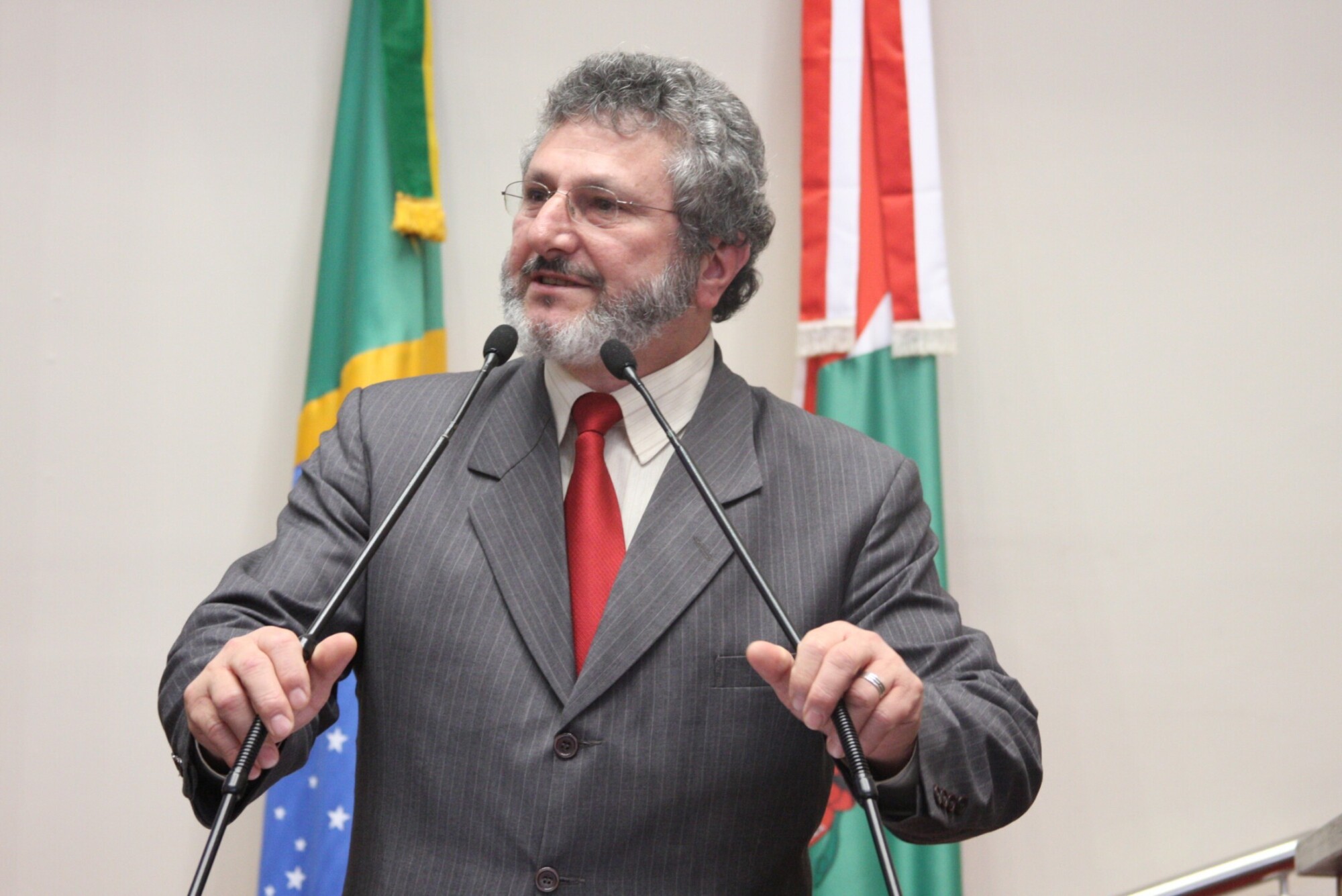 Dos Gabinetes- Padre Pedro propõe e Assembleia cria Fórum de Agroecologia