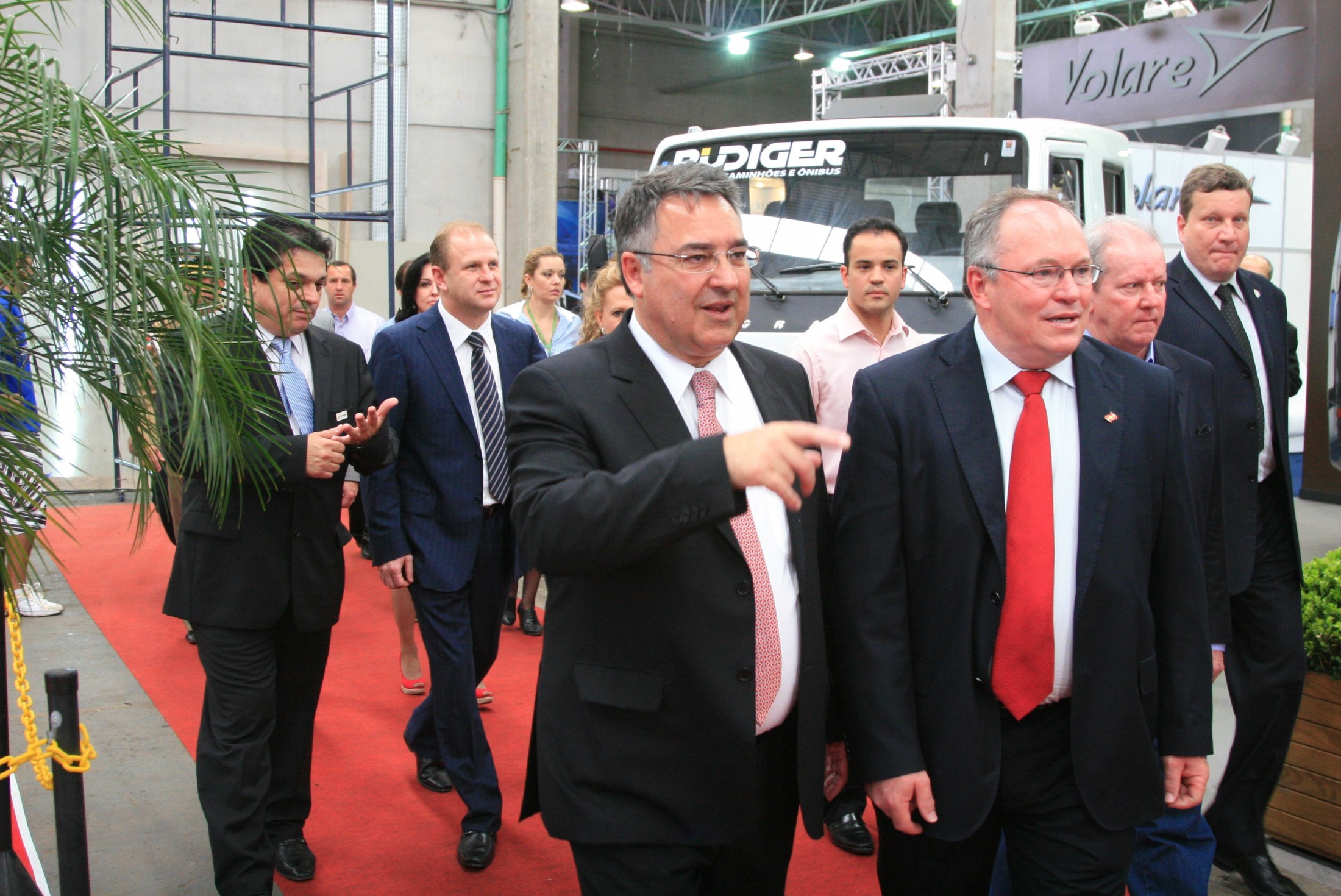 Presidente da ALESC Gelson Merisio recepciona autoridades na EFAPI 2011