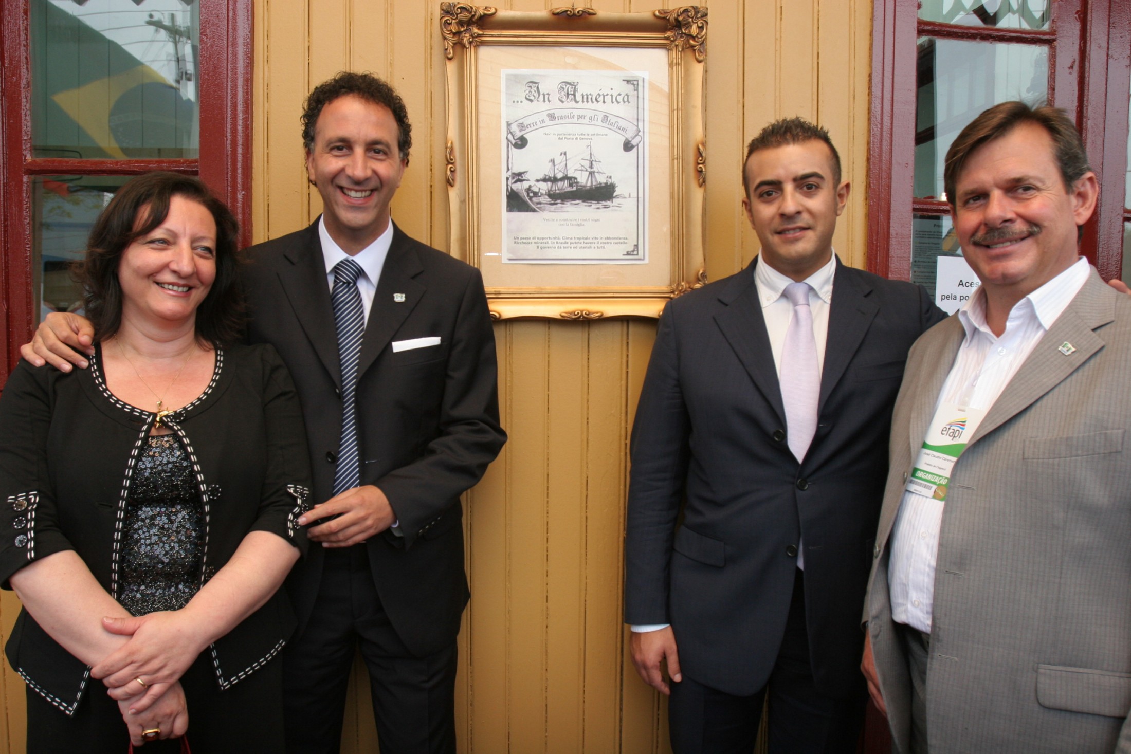 Comitiva visita o Museu na companhia do Prefeito de Chapecó José Claudio Caramori