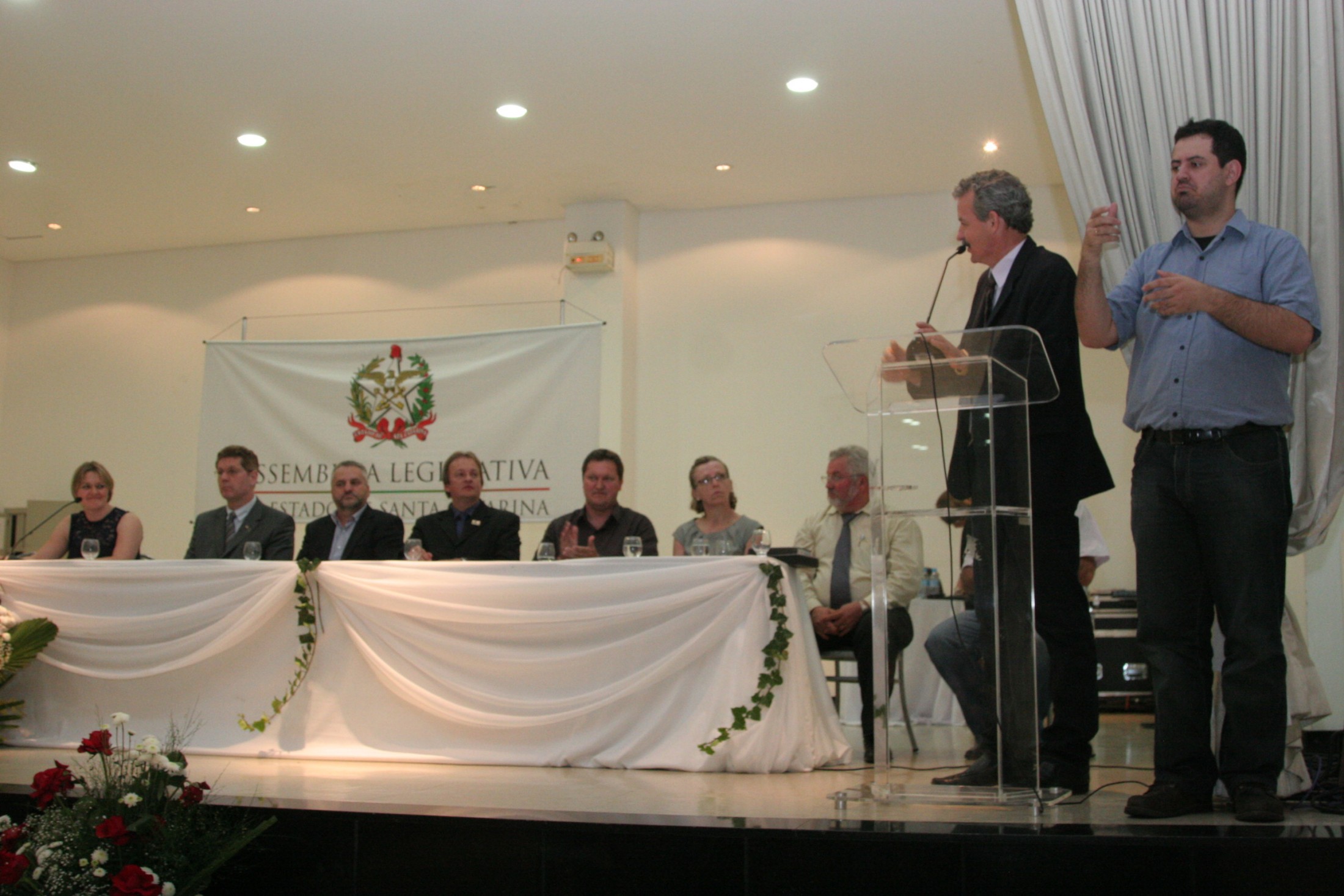 Assembleia Legislativa Homenageia Professores em Chapecó
