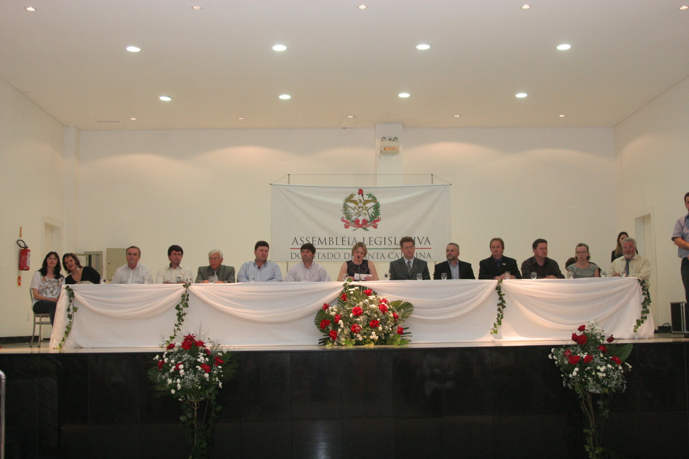 Assembleia Legislativa presta homenagem aos professores em Chapecó