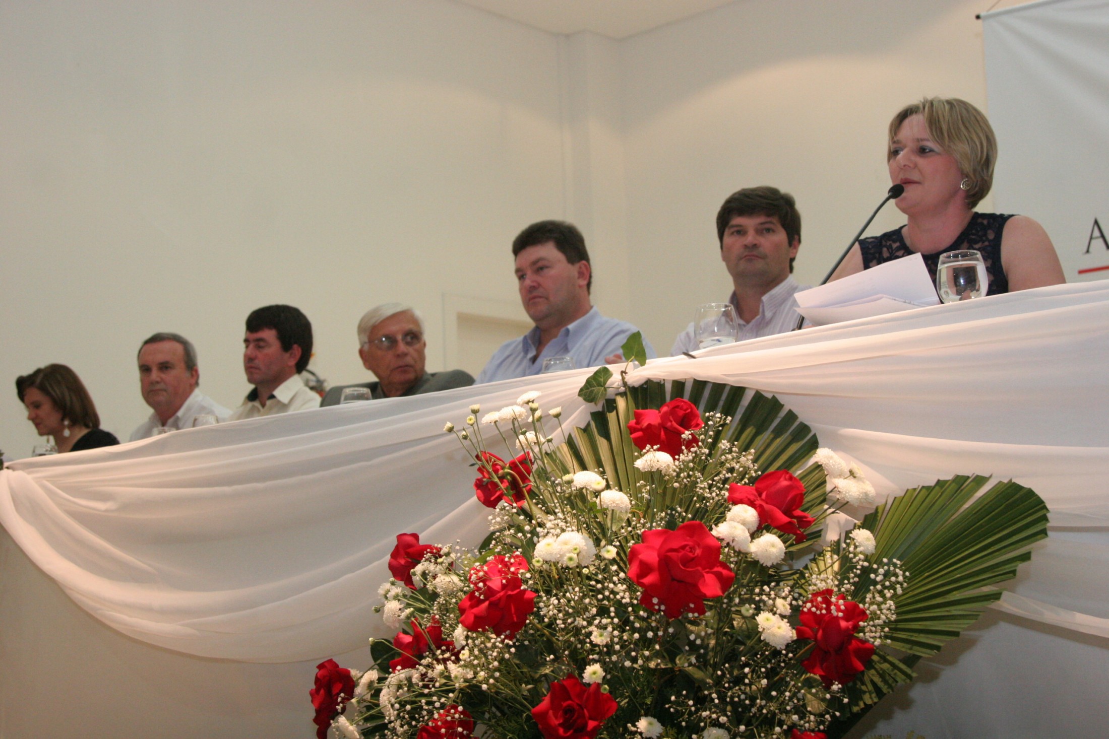 Assembleia Legislativa presta homenagem aos professores em Chapecó