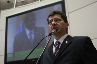 Deputado destaca convênio de R$ 69,5 milhões para os municípios do Vale