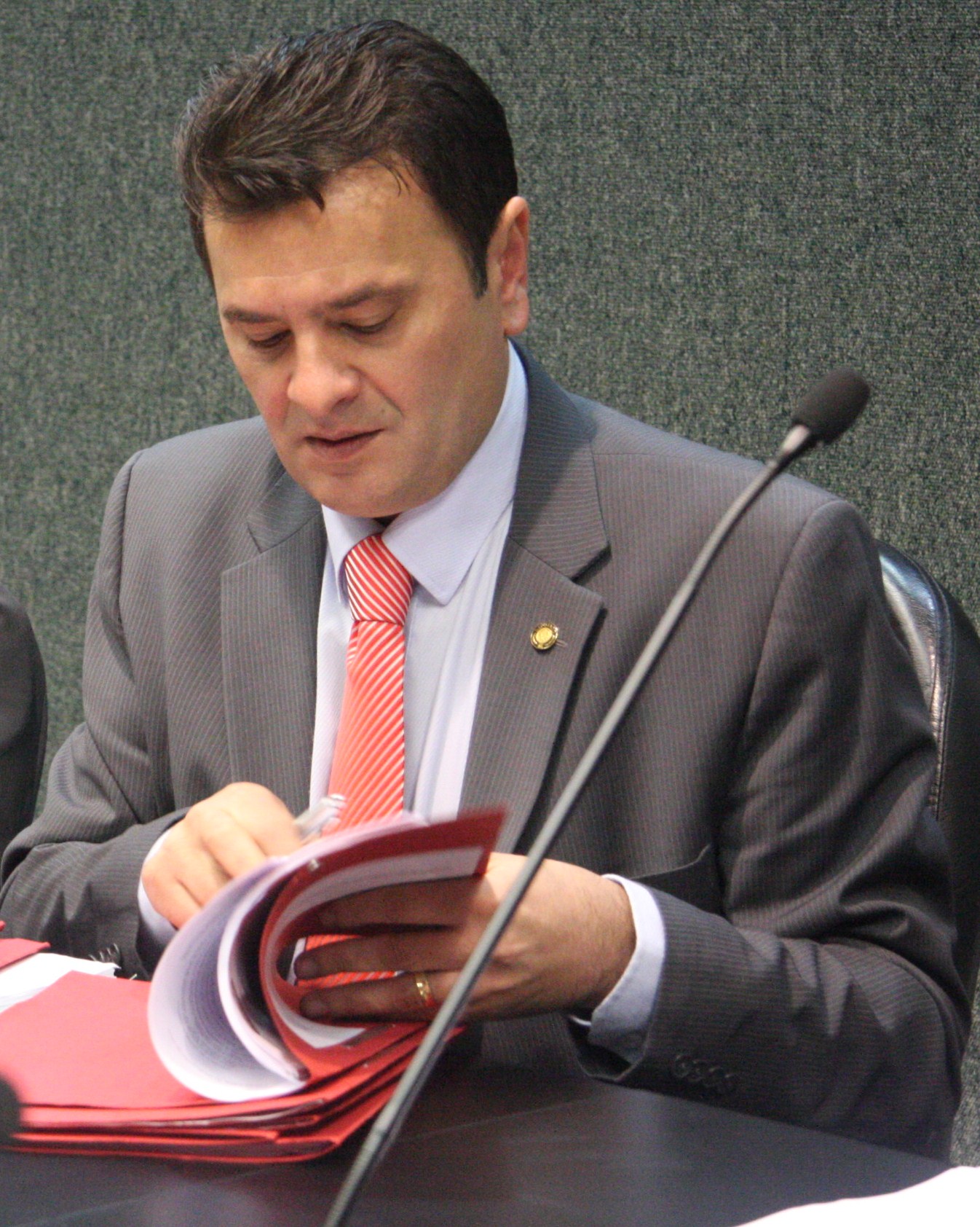 Elizeu Mattos preside a Comissão de Serviços P.