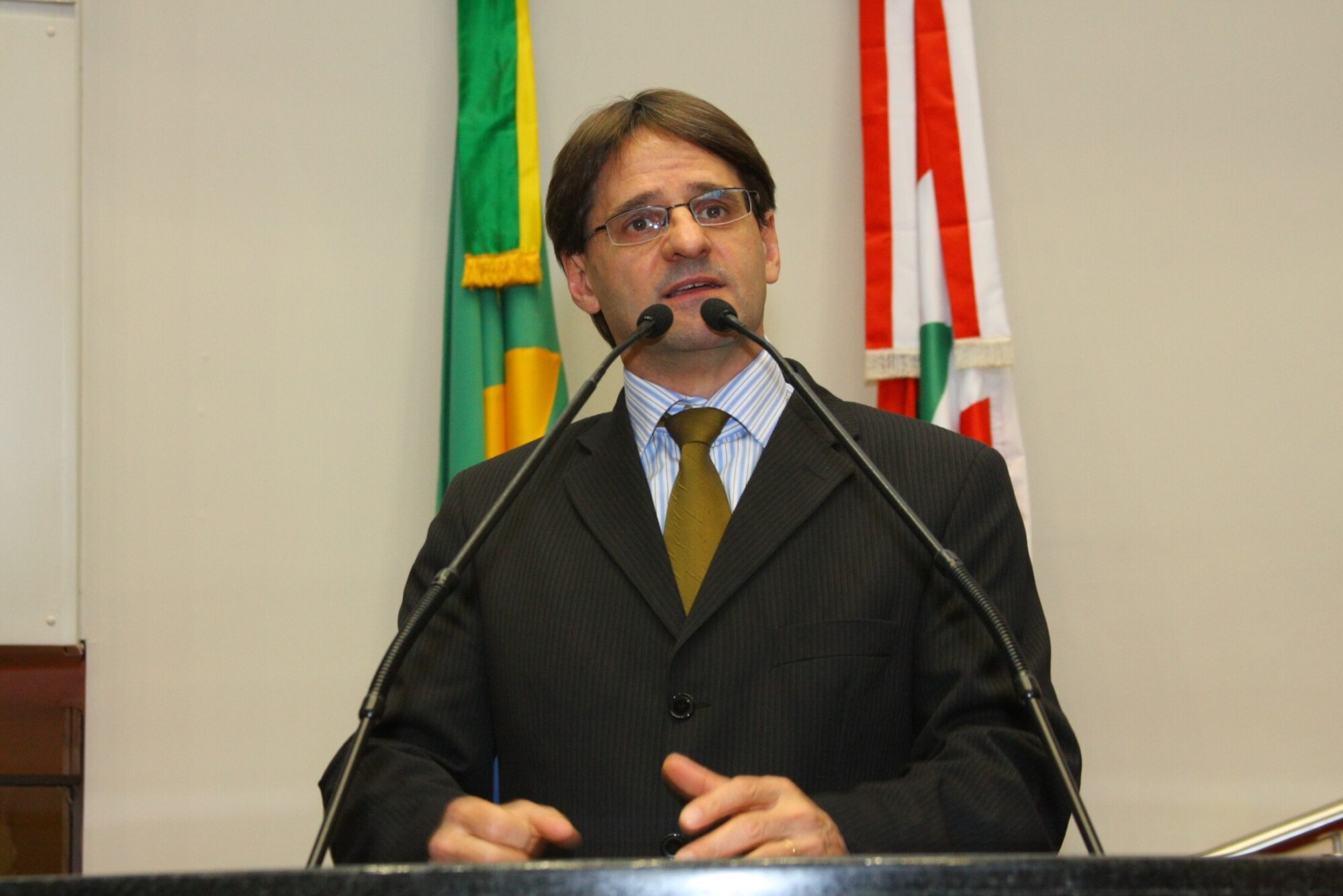 Dos Gabinetes – Saretta pede que arrecadação da CFURH retorne aos municípios banhados pelo lago de I