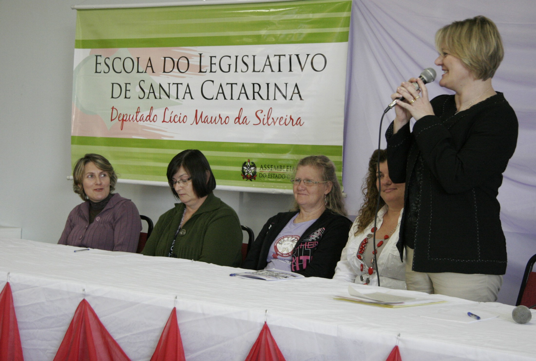 Curso de Formação Política para mulheres - São Miguel do Oeste - Deputada Luciane Carminatti (PT)