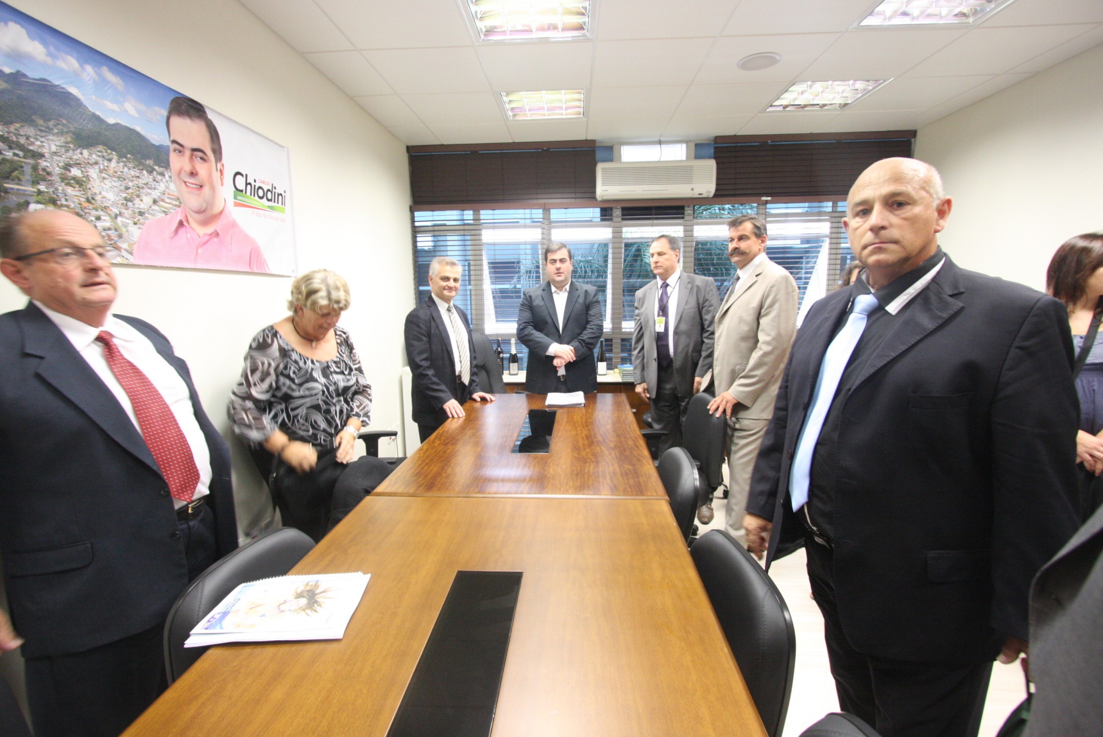 Deputado Carlos Chiodini (PMDB) recepciona franceses referente a Comissão de Educação
