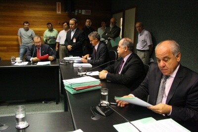 CCJ aprova PL que pune municípios que permitam construções em áreas de risco