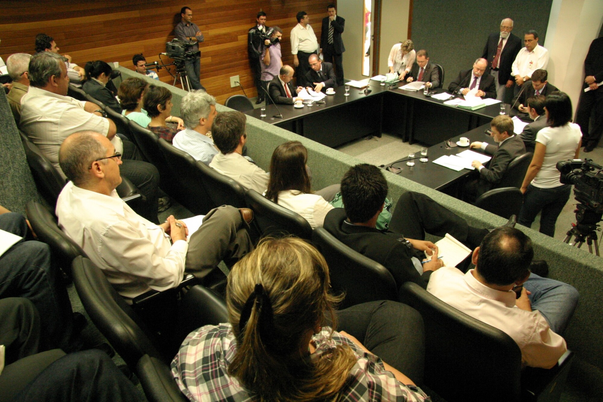CCJ aprova reajuste do auxílio-alimentação do funcionalismo público e alteração no Revigorar III