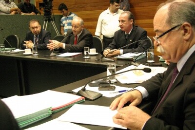 Projeto de lei que proíbe propaganda de medicamentos em SC é aprovado na CCJ