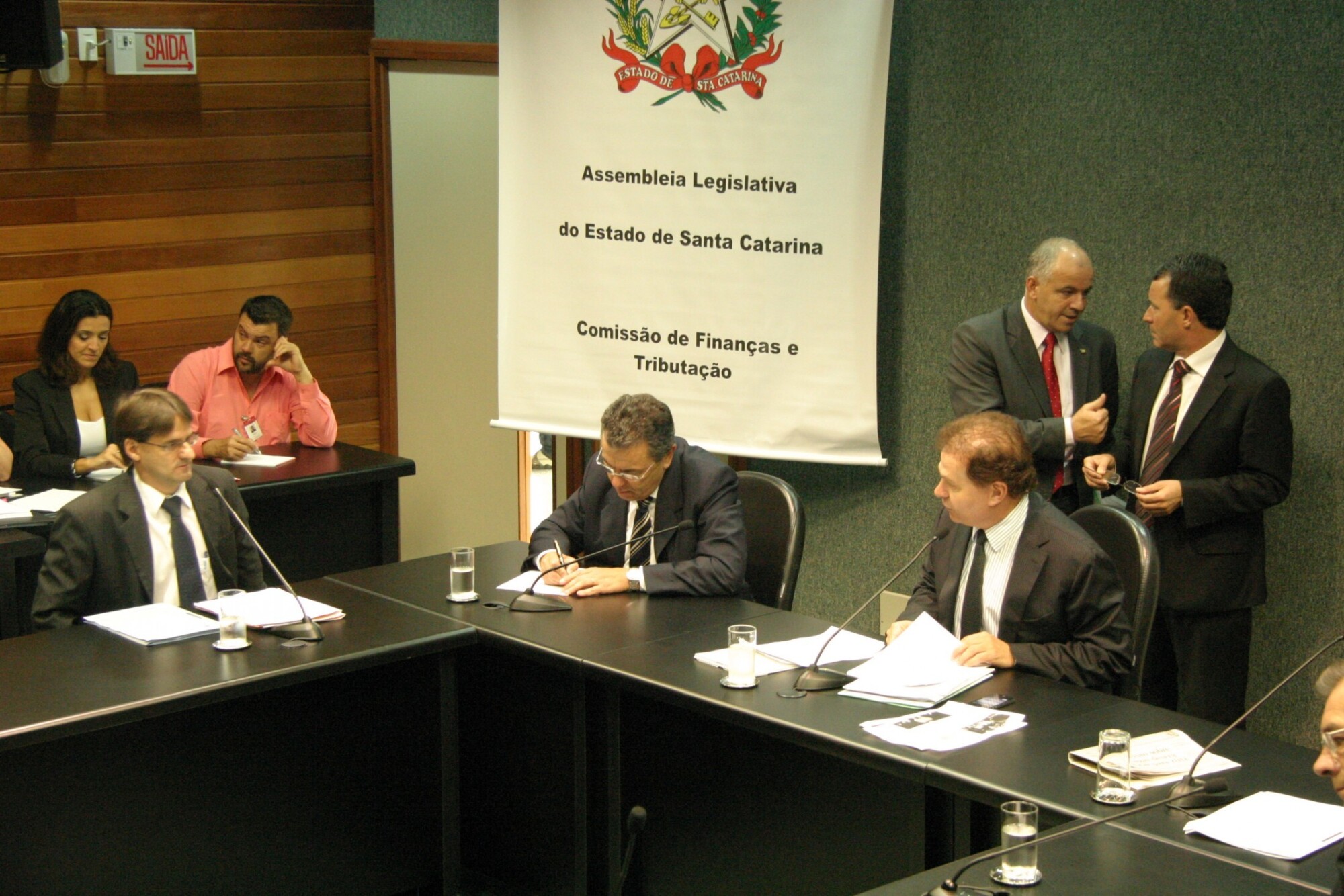 Comissão de Finanças ouve secretário da Saúde e marca reunião extraordinária para a tarde
