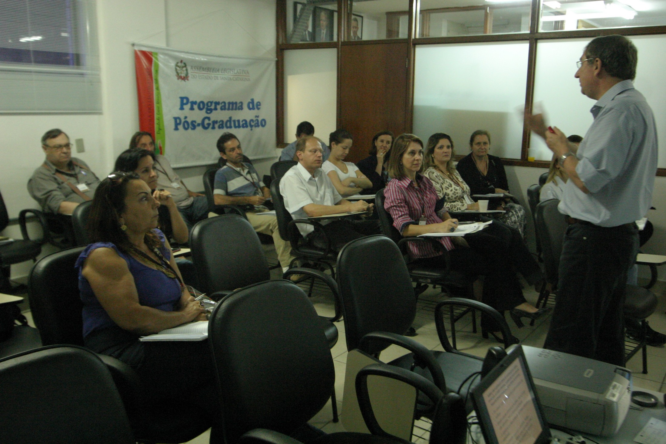 Escola do Legislativo - Pós-Graduação