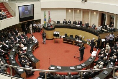 Comenda do Legislativo valoriza catarinenses de destaque
