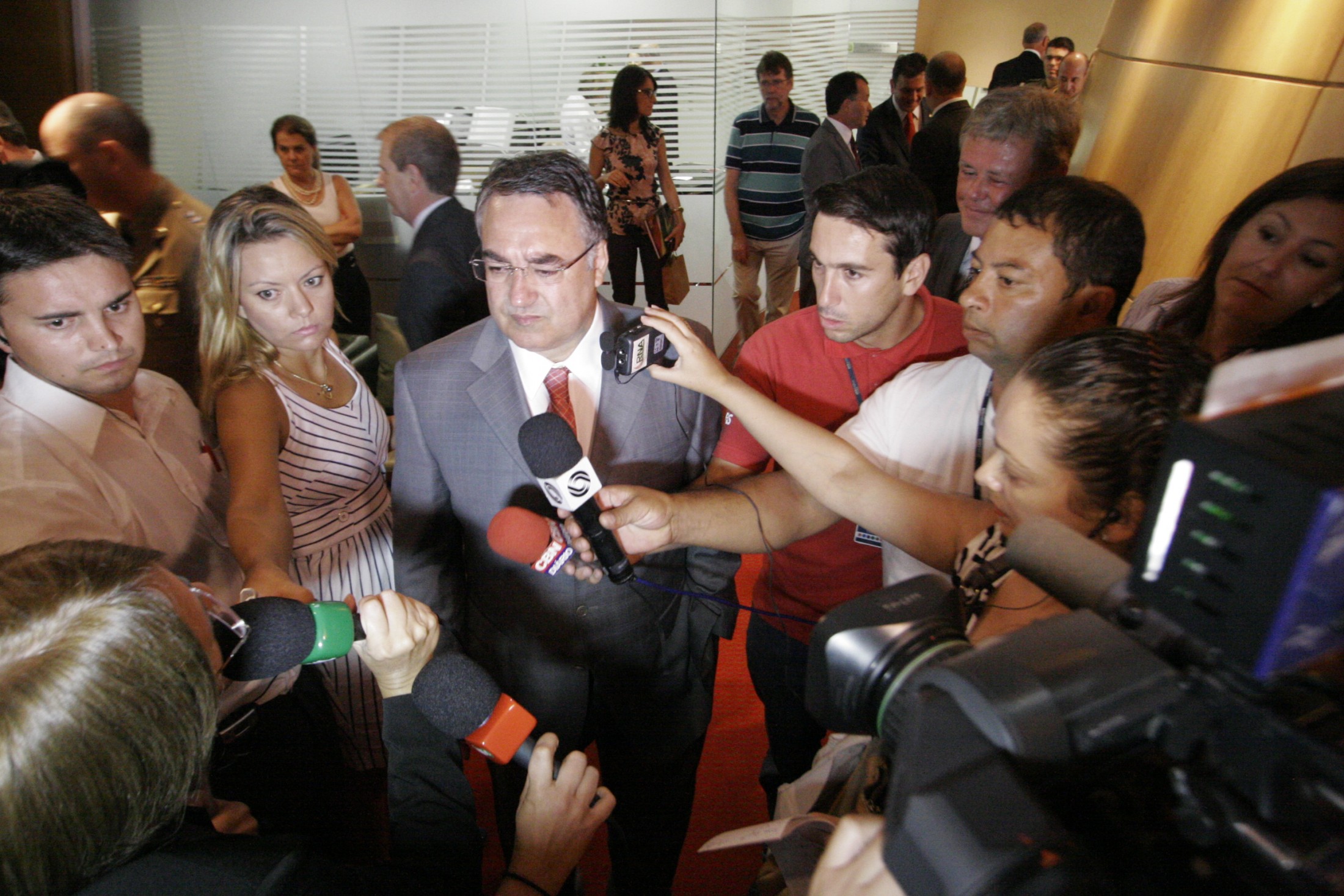 Sessão Especial de abertura dos trabalhos da 2ª Sessão Legislativa da 17ª Legislatura e Leitura da Mensagem Anual do Excelentíssimo Senhor Governador do Estado