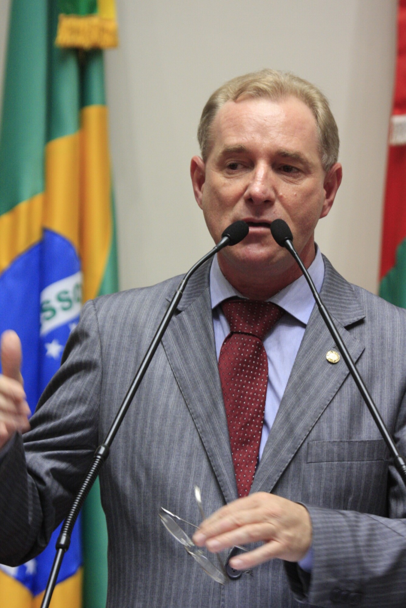 Estiagem é destaque de Schneider na tribuna