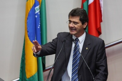 Jailson Lima protesta contra liminar do TJ que derrubou a lei da transparência