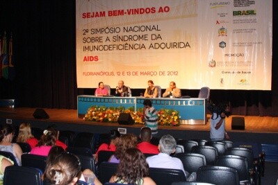 Simpósio Nacional discute políticas de prevenção e controle da AIDS