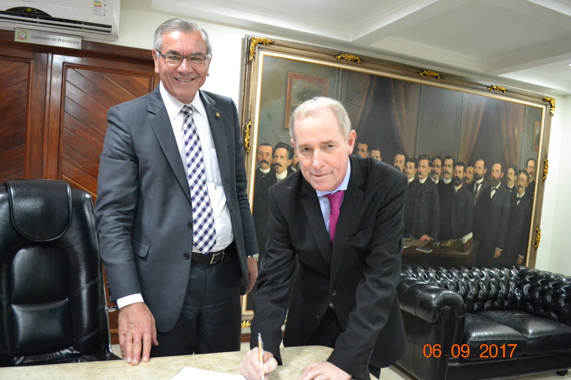 Aldo Schneider assume liderança do PMDB