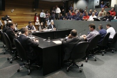 Comissão discute alterações na PEC dos Bombeiros