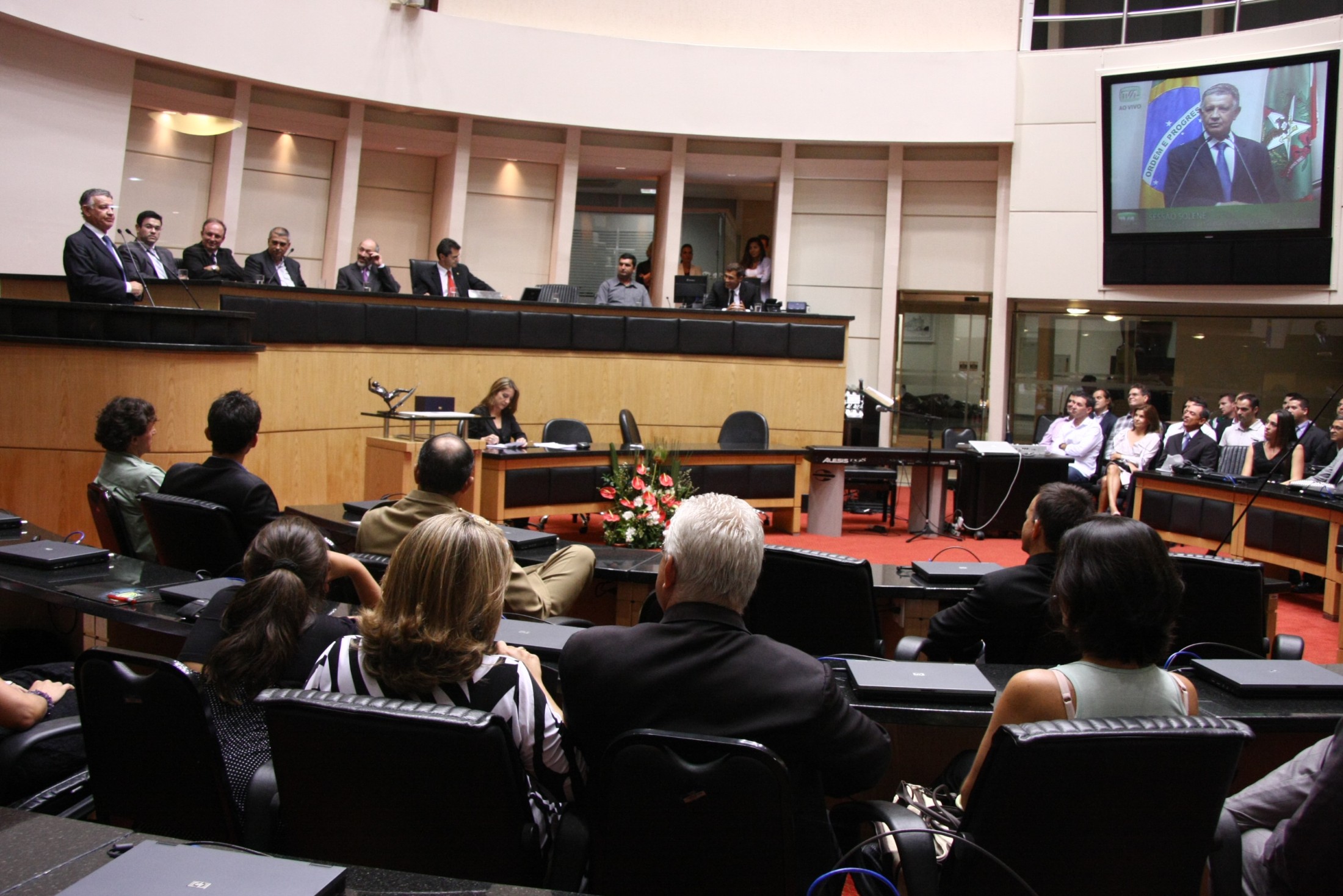 Sessão Solene de entrega de Título de Cidadão Catarinense ao Senhor Marco Aurélio Raimundo