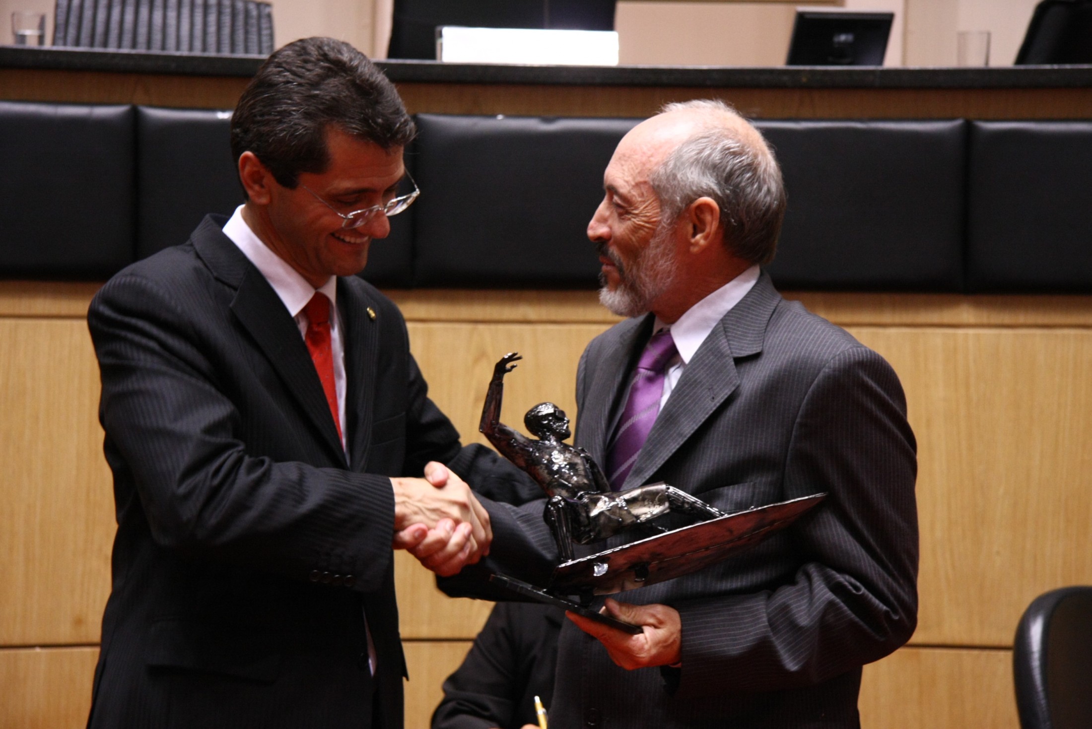 Sessão Solene de entrega de Título de Cidadão Catarinense ao Senhor Marco Aurélio Raimundo