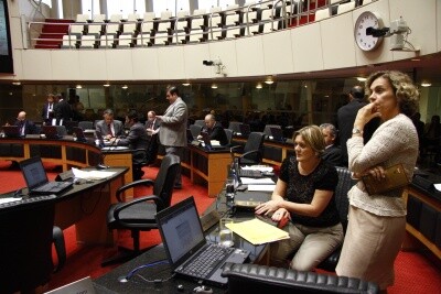 Deputados criticam o funcionamento do SC Saúde