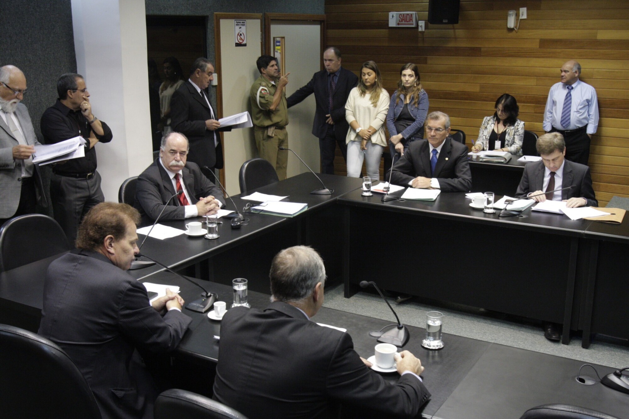 CCJ adia votação da PEC dos Bombeiros