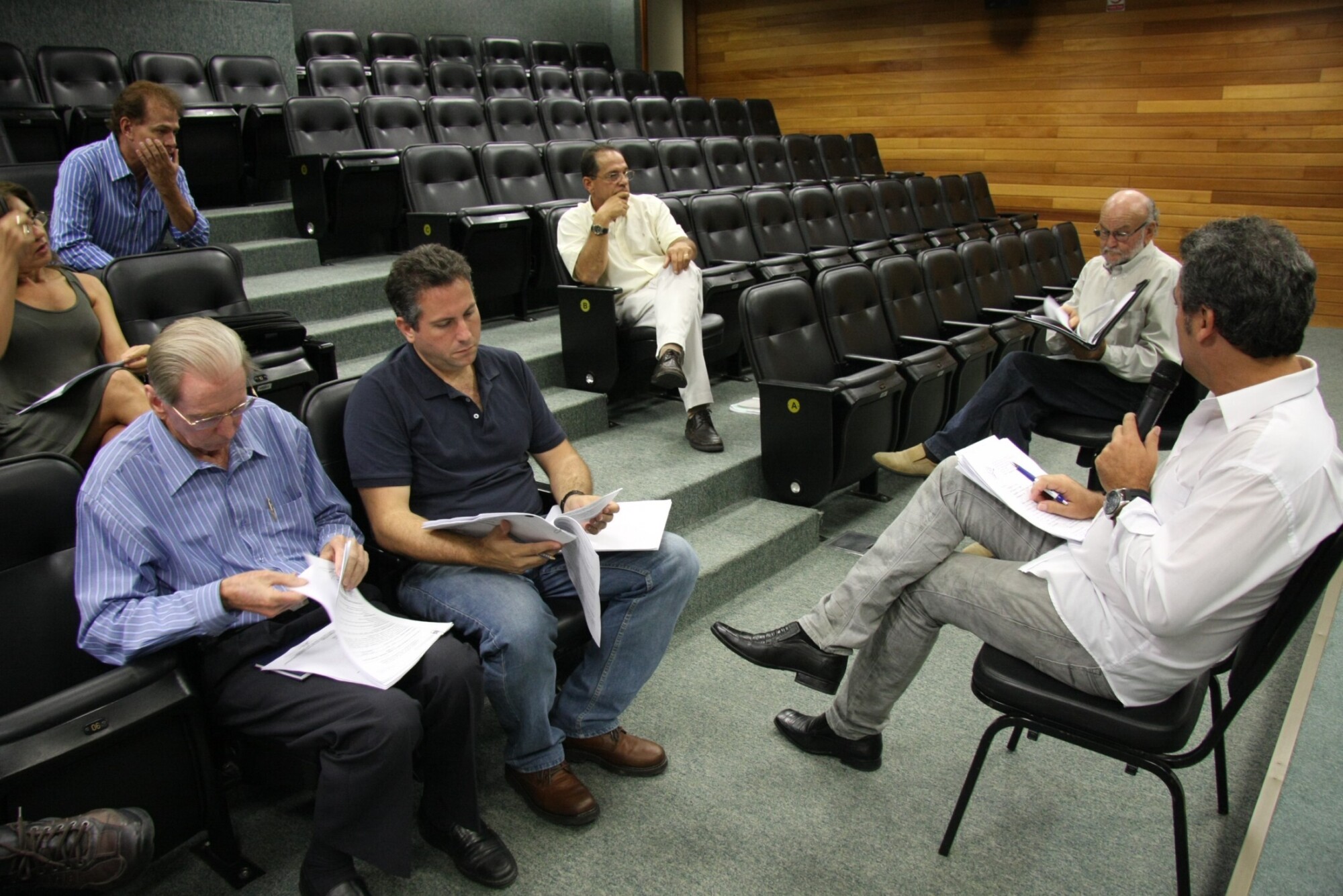 Reunião da Comissão que decidirá pela manutenção ou alteração do hino de Santa Catarina
