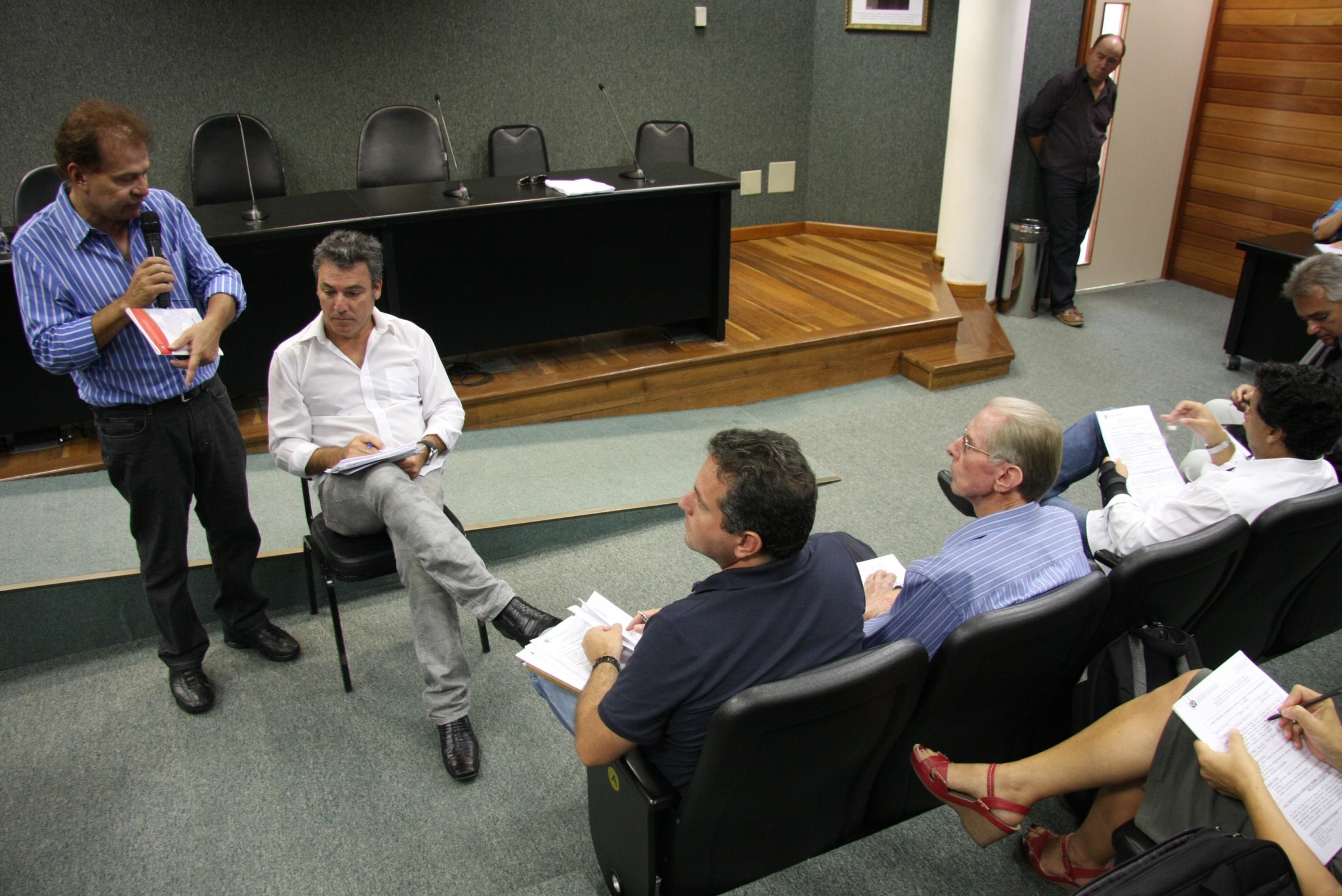 Reunião da Comissão que decidirá pela manutenção ou alteração do hino de Santa Catarina