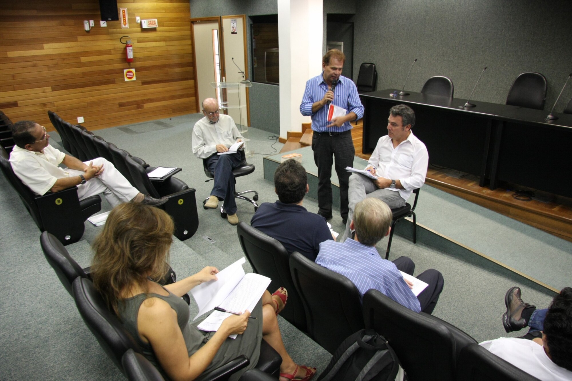Reunião da Comissão que decidirá pela manutenção ou alteração do hino de Santa Catarina