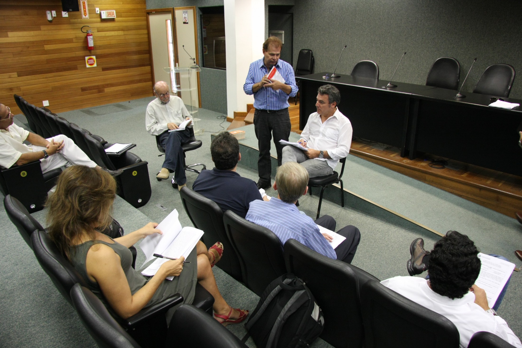 Reunião da Comissão que decidirá pela manutenção ou alteração do hino de Santa Catarina