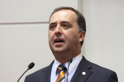 Projeto normatiza o uso de equipamentos com emissão de laser