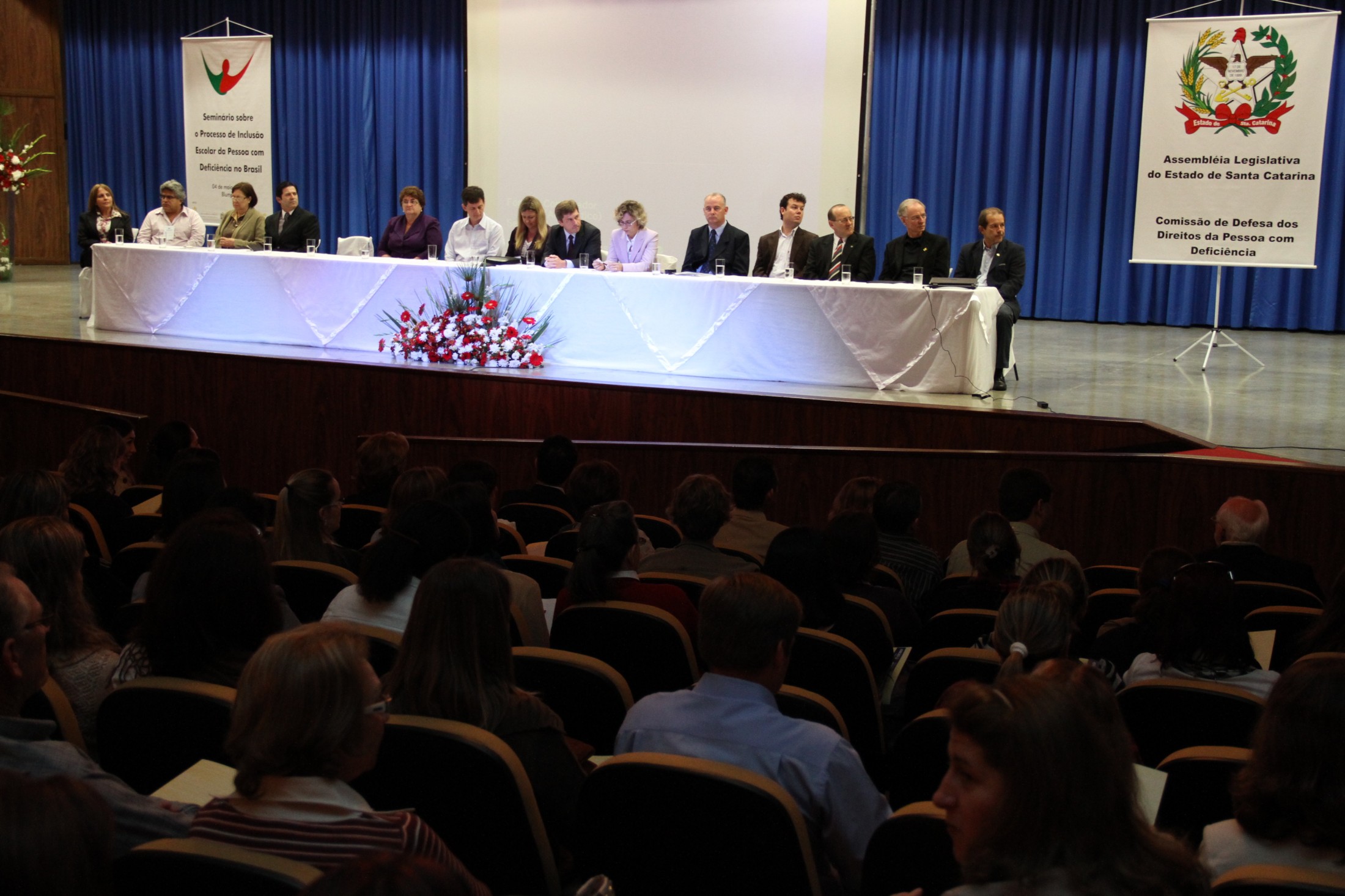 Seminário sobre o processo de inclusão escolar da pessoa com deficiência no Brasil - Blumenau