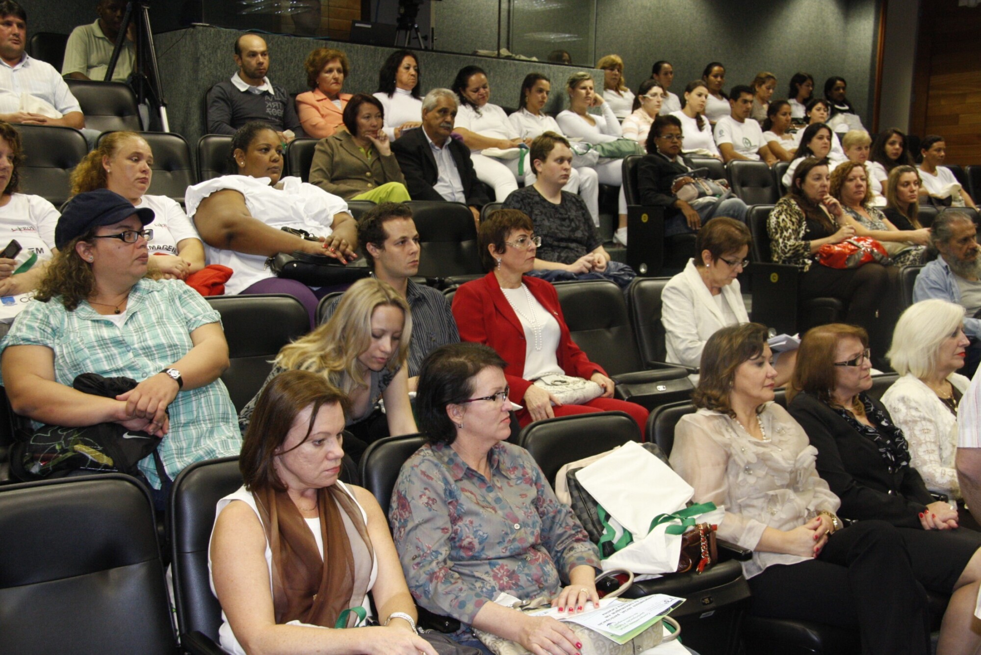 73ª Semana de Enfermagem debate qualidade profissional e compromisso social